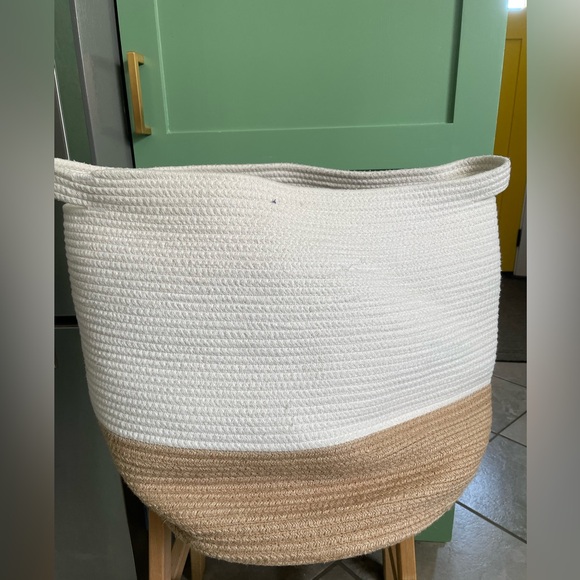 Large Woven Rope Basket with Handles - Picture 6 of 6